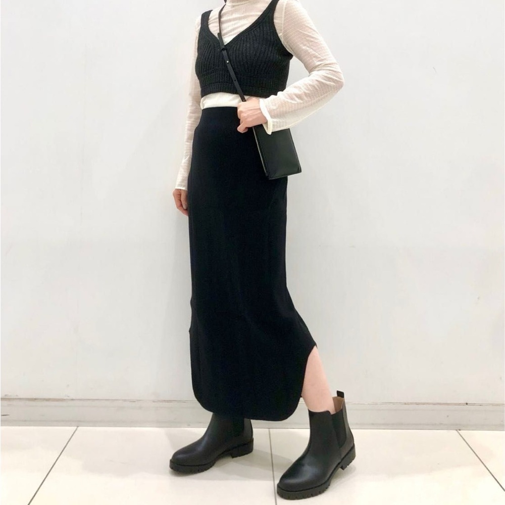 Uniqlo and Mame Kurogouchi ribbed black skirt 3D knit new with tags Size S/M